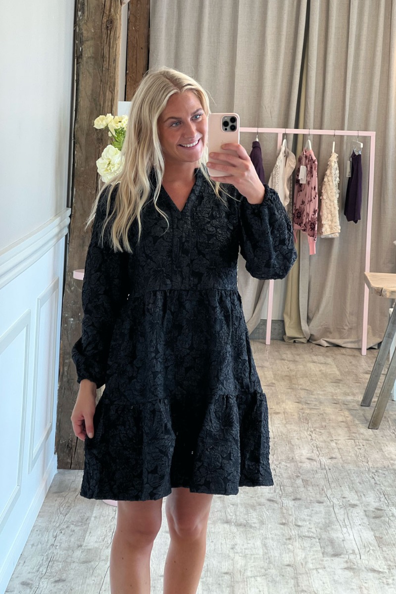 A View   Kjole   Ida Dress   Black Black Friday A-view Tilbud