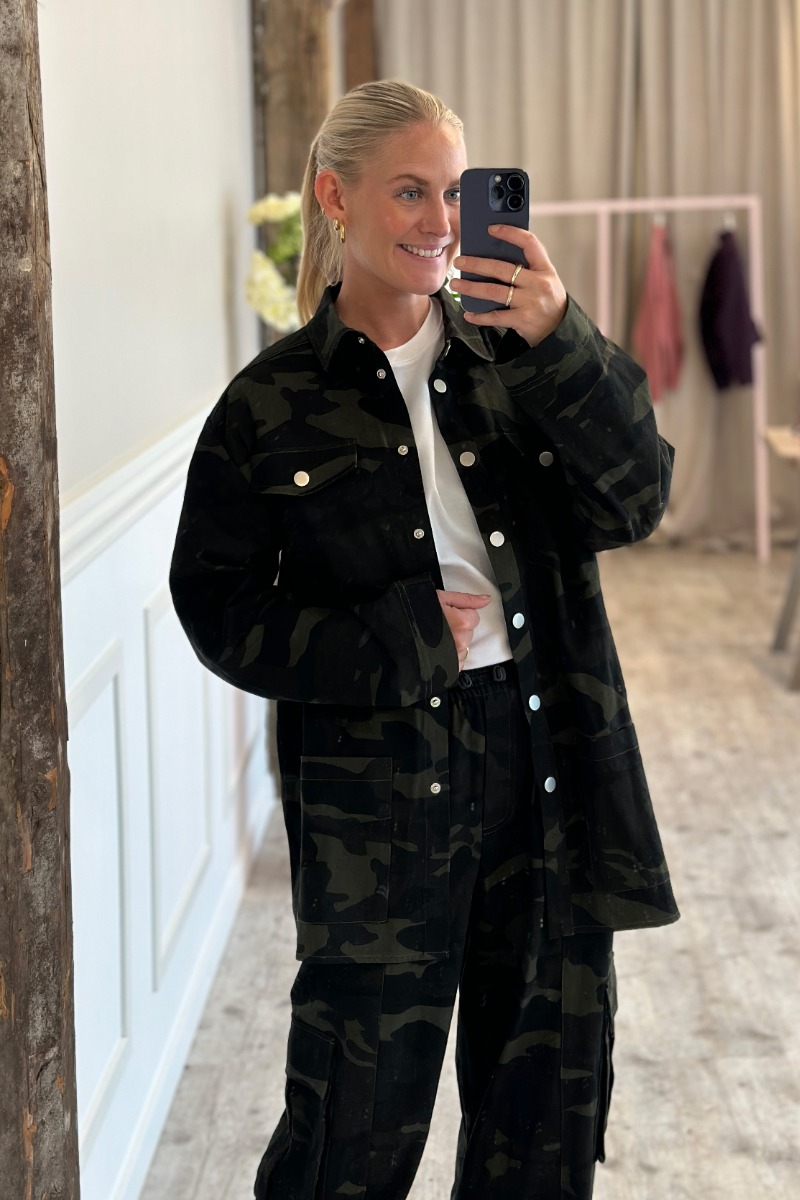 A-View Camo Jakke i Army Black - Black Friday Tilbud