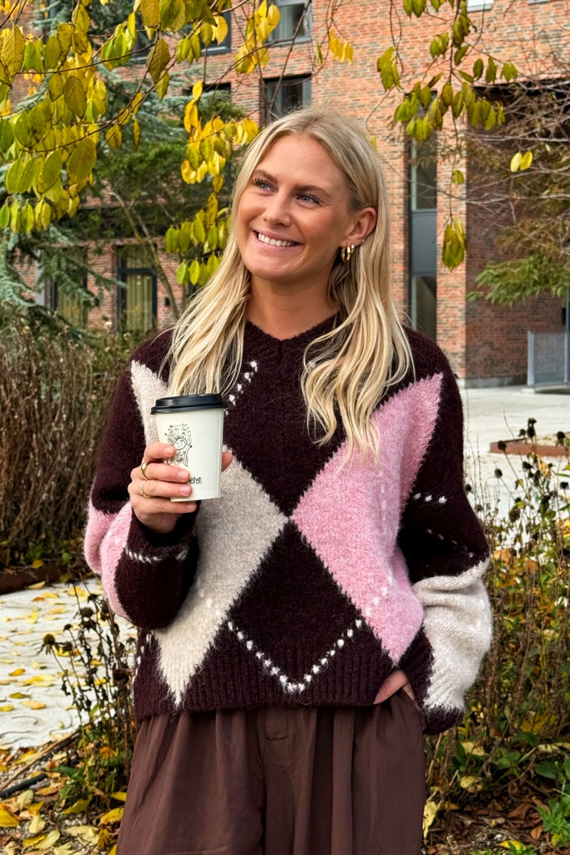 Oversize Strik fra Noella - Winetasting Mix Black Friday Tilbud