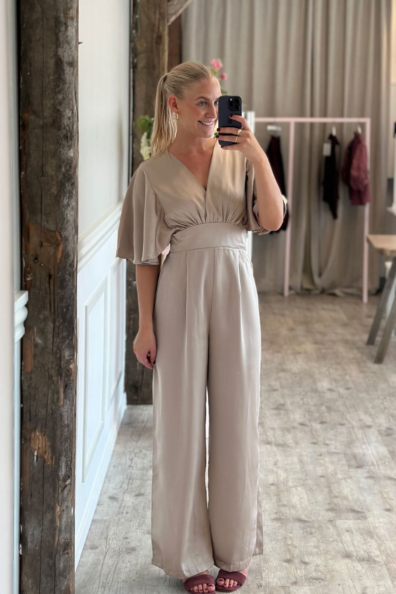 Champagne Jumpsuit fra Sisters Point - Black Friday Tilbud