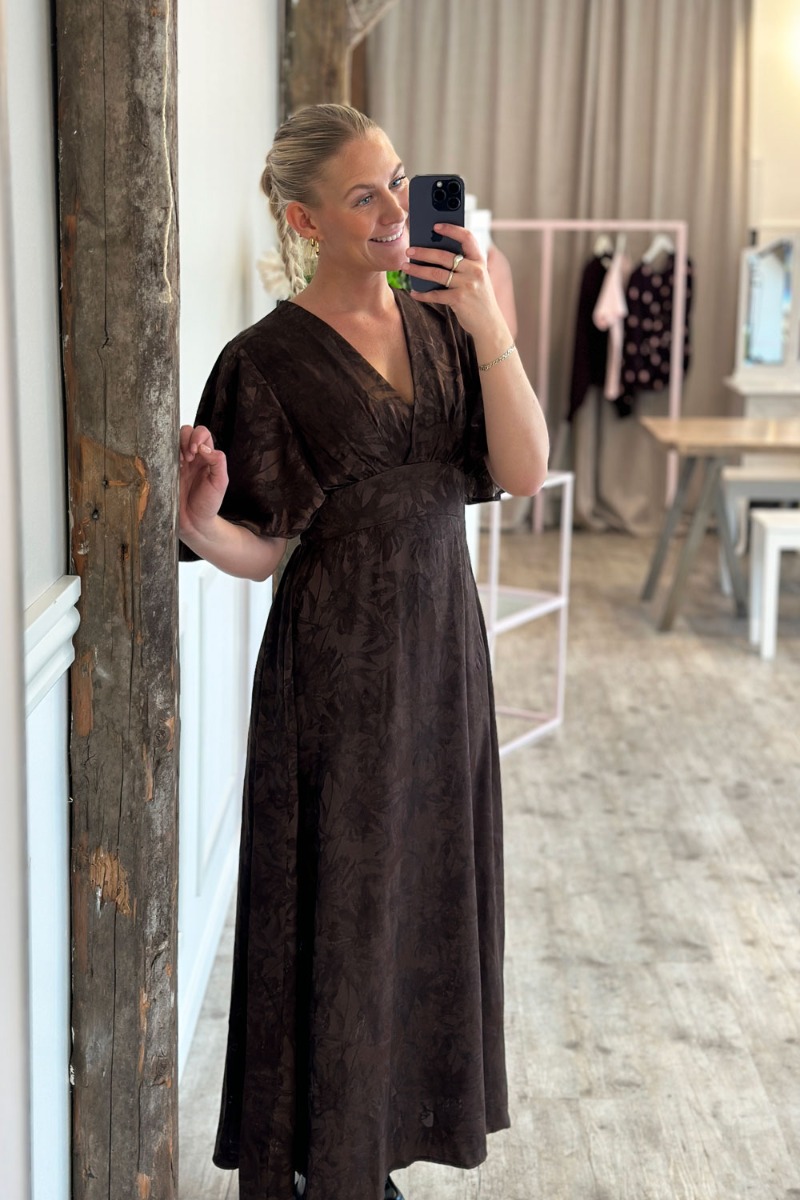 Kjole Gisela Dr23 med Brunt Blomsterprint - Black Friday Tilbud