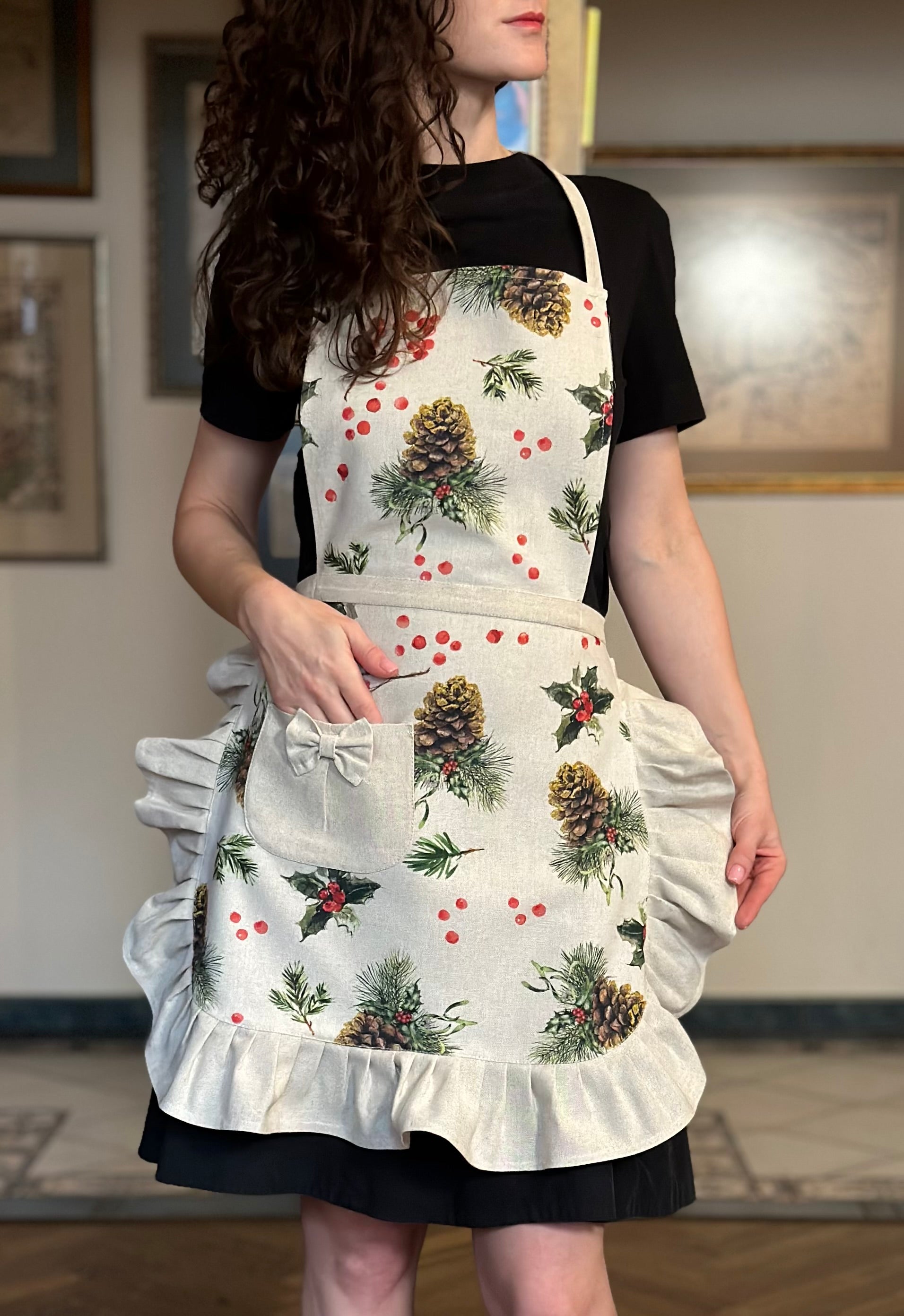 Juleforklæde med Flæsekant - Golden Pine Tilbud til Jul
