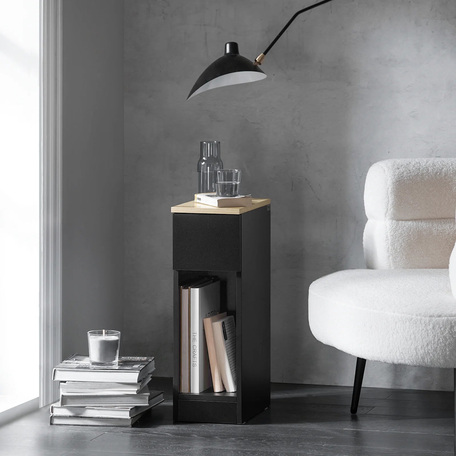 Elegant Natbord I Sort Og Naturfarve: Slankt Design Med Masser Af Opbevaring (b20 X D35 X H60 Cm) Black Friday Sobuy Tilbud